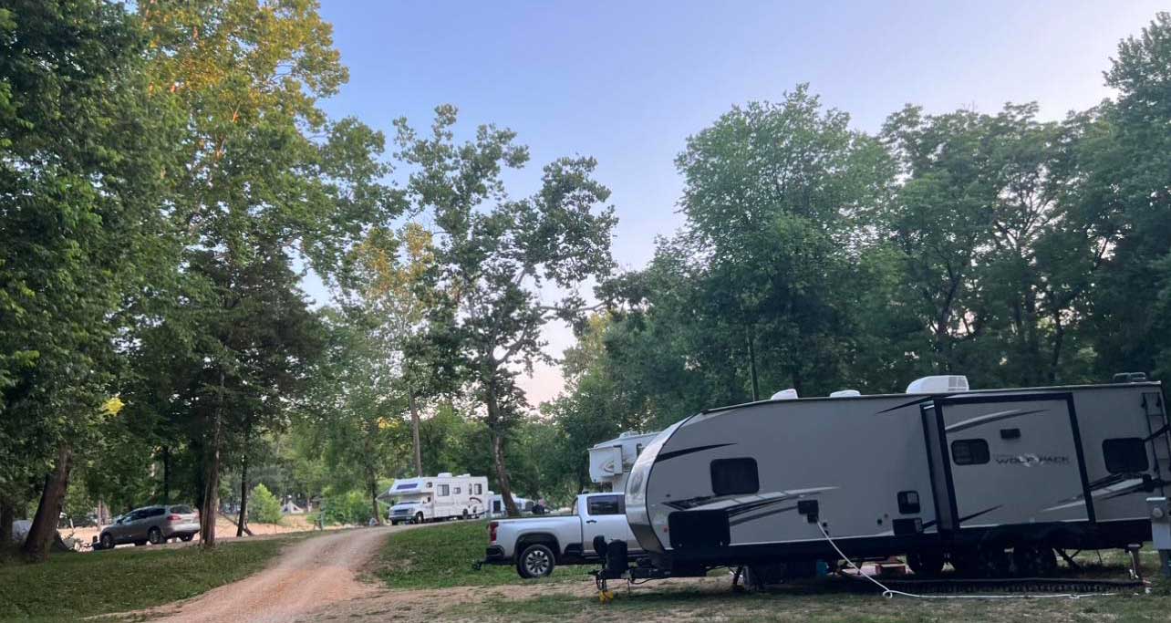 Apple Jacks 21 Campground and RV Park - Eminence MO